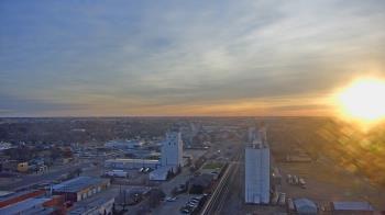 Weather camera view of Garden City Coop Inc - city center.