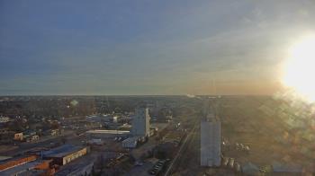 Weather camera view of Garden City Coop Inc - city center.