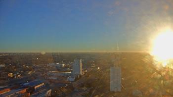 Weather camera view of Garden City Coop Inc - city center.