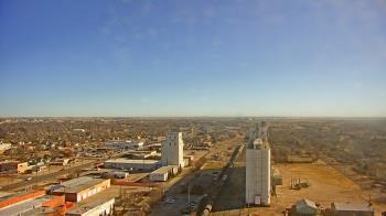 Weather camera view of Garden City Coop Inc - city center.