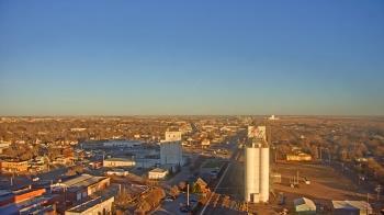 Weather camera view of Garden City Coop Inc - city center.