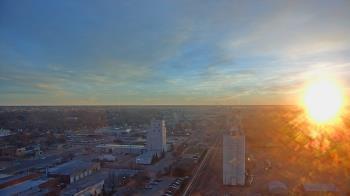 Weather camera view of Garden City Coop Inc - city center.