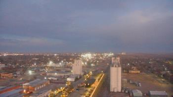 Weather camera view of Garden City Coop Inc - city center.