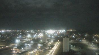Weather camera view of Garden City Coop Inc - city center.