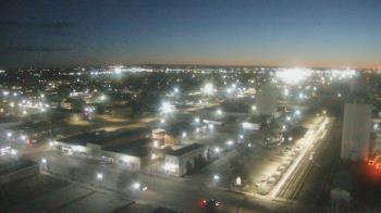 Weather camera view of Garden City Coop Inc - city center.