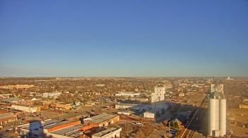 Weather camera view of Garden City Coop Inc - city center.