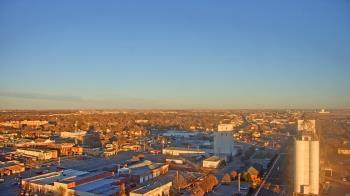 Weather camera view of Garden City Coop Inc - city center.