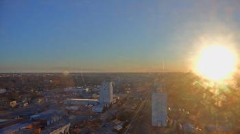 Weather camera view of Garden City Coop Inc - city center.