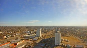 Weather camera view of Garden City Coop Inc - city center.