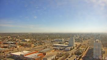 Weather camera view of Garden City Coop Inc - city center.