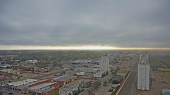 Weather camera view of Garden City Coop Inc - city center.