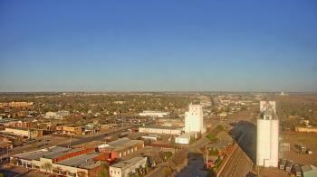 Weather camera view of Garden City Coop Inc - city center.