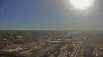 Weather camera view of Garden City Coop Inc - city center.