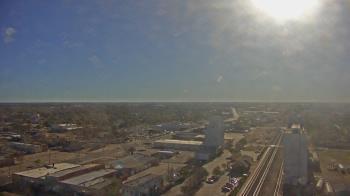 Weather camera view of Garden City Coop Inc - city center.