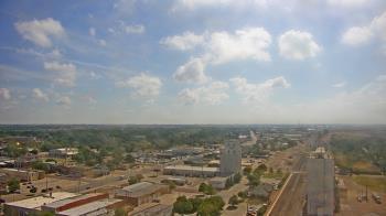 Weather camera view of Garden City Coop Inc - city center.