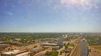 Weather camera view of Garden City Coop Inc - city center.