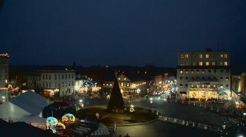 Weather camera view of Blue and Gray Bar and Grill.