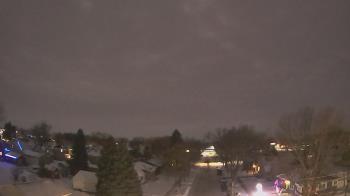 Weather camera view of Sibley East Middle and High School.