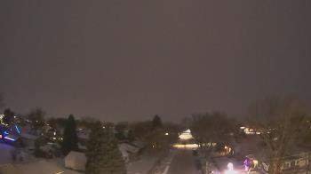 Weather camera view of Sibley East Middle and High School.