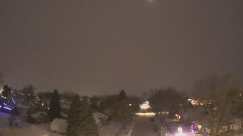 Weather camera view of Sibley East Middle and High School.