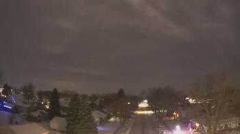 Weather camera view of Sibley East Middle and High School.