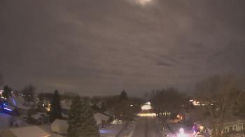 Weather camera view of Sibley East Middle and High School.