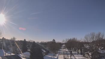 Weather camera view of Sibley East Middle and High School.