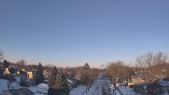 Weather camera view of Sibley East Middle and High School.
