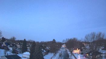 Weather camera view of Sibley East Middle and High School.
