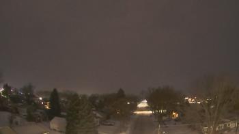 Weather camera view of Sibley East Middle and High School.