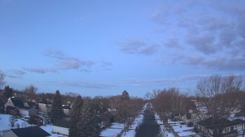 Weather camera view of Sibley East Middle and High School.