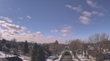Weather camera view of Sibley East Middle and High School.