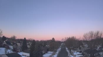 Weather camera view of Sibley East Middle and High School.