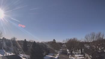 Weather camera view of Sibley East Middle and High School.