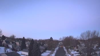 Weather camera view of Sibley East Middle and High School.
