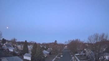 Weather camera view of Sibley East Middle and High School.