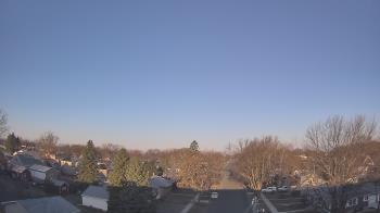 Weather camera view of Sibley East Middle and High School.