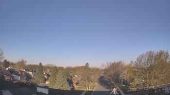 Weather camera view of Sibley East Middle and High School.