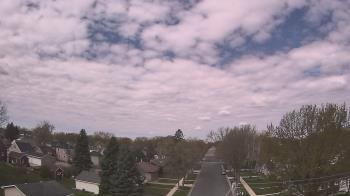 Weather camera view of Sibley East Middle and High School.
