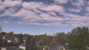 Weather camera view of Sibley East Middle and High School.