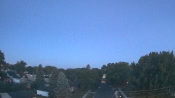 Weather camera view of Sibley East Middle and High School.