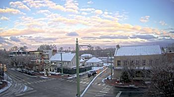 Weather camera view of JoJos Pizza.