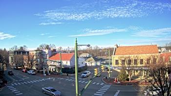 Weather camera view of JoJos Pizza.