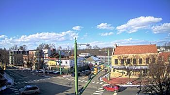 Weather camera view of JoJos Pizza.