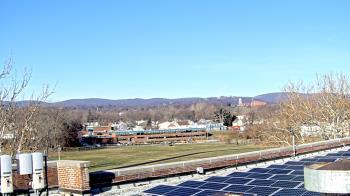 Weather camera view of Haverstraw Elementary School.
