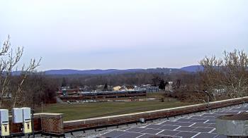Weather camera view of Haverstraw Elementary School.
