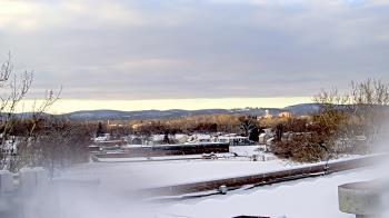 Weather camera view of Haverstraw Elementary School.
