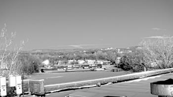 Weather camera view of Haverstraw Elementary School.
