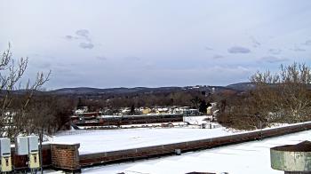 Weather camera view of Haverstraw Elementary School.