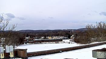 Weather camera view of Haverstraw Elementary School.